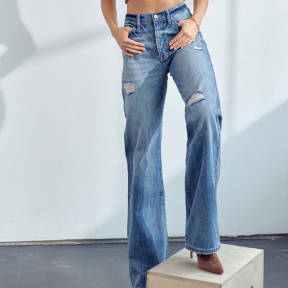 Kancan Ultra High Rise 90s Flare Jeans Medium Wash Distressed Women’s NEW